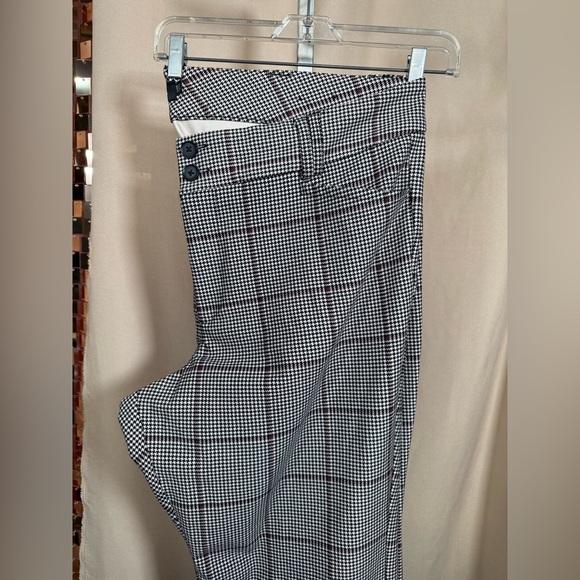 Studio By Torrid ALine Flare Grey Black Pink Houndstooth Print Trousers Size 24R - Picture 3 of 8